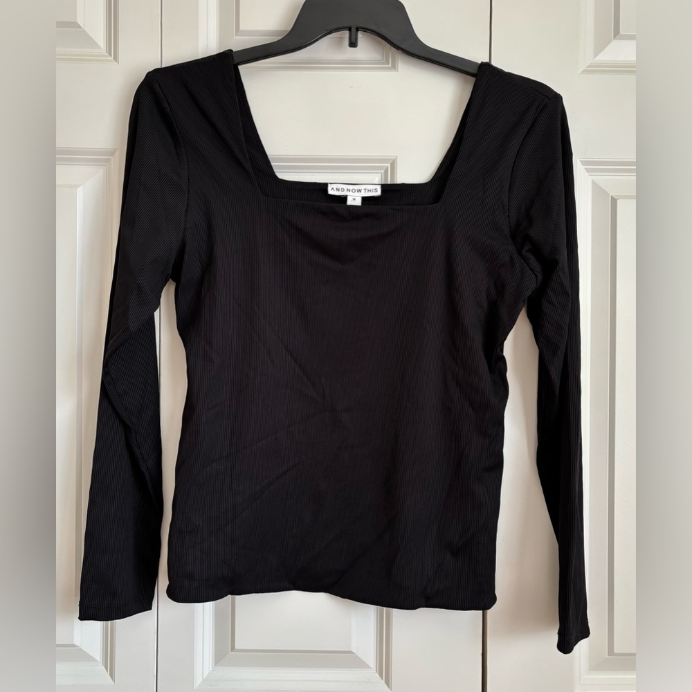 Women's Black Long Sleeve Top